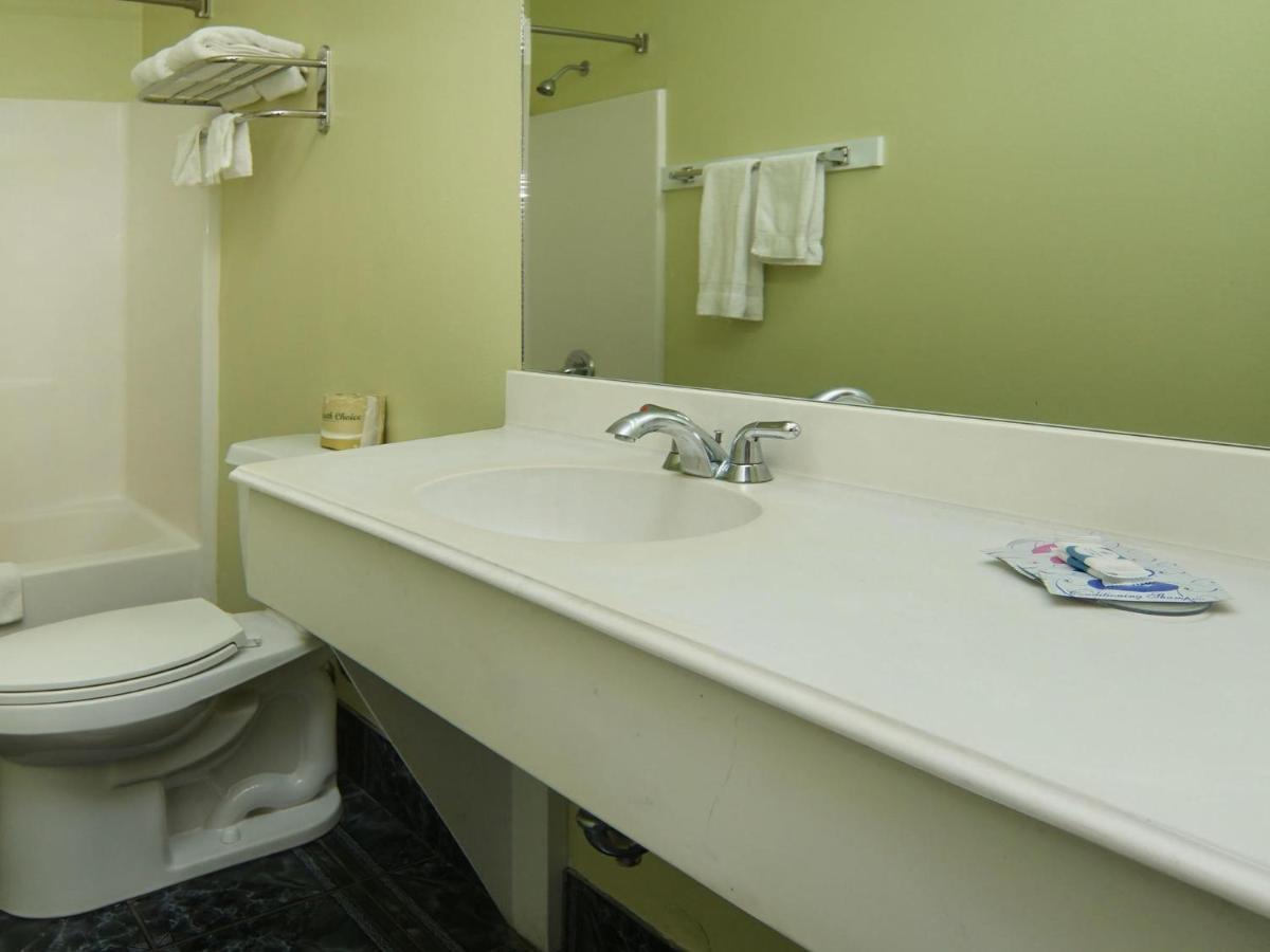 Quality One Motel Weatherford Exterior photo