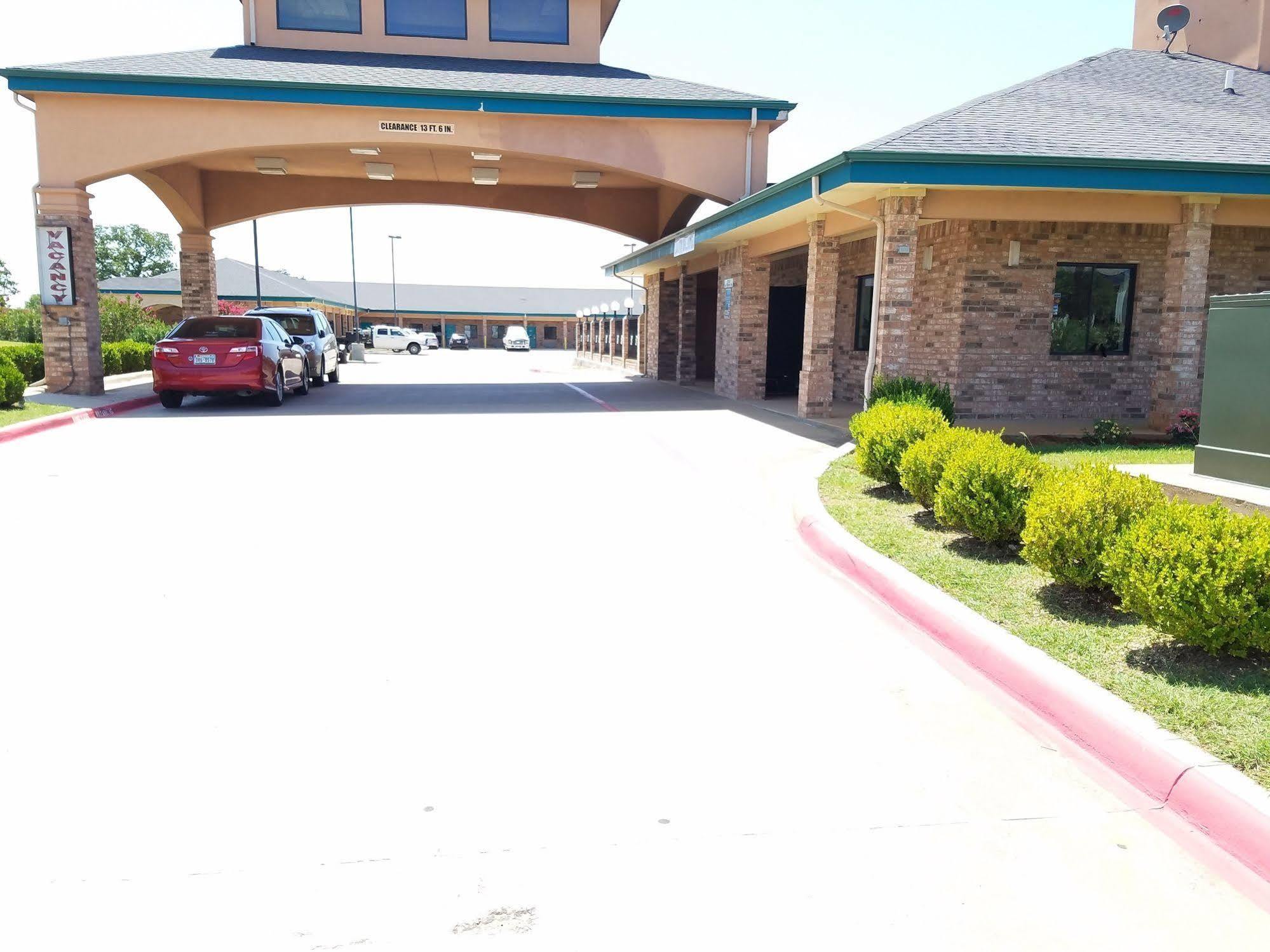 Quality One Motel Weatherford Exterior photo